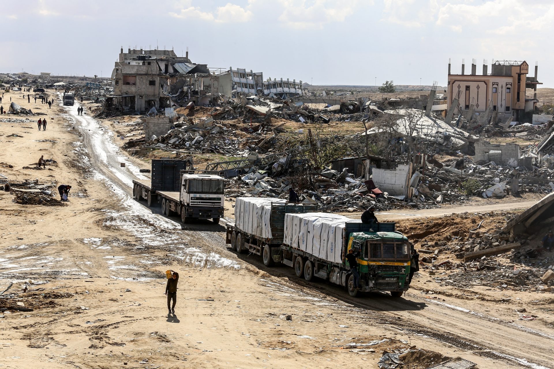 Humanitarian Actors and Private Security Providers: New Challenges and Opportunities